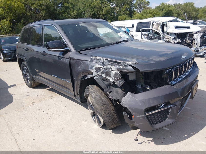 2024 Jeep Grand cherokee VIN 1C4RJYB66RC158438 IAAI salvage auction — RIGHT FRONT, Salvage Title, sold $8,100 on 2026-08-31 (photo 1)