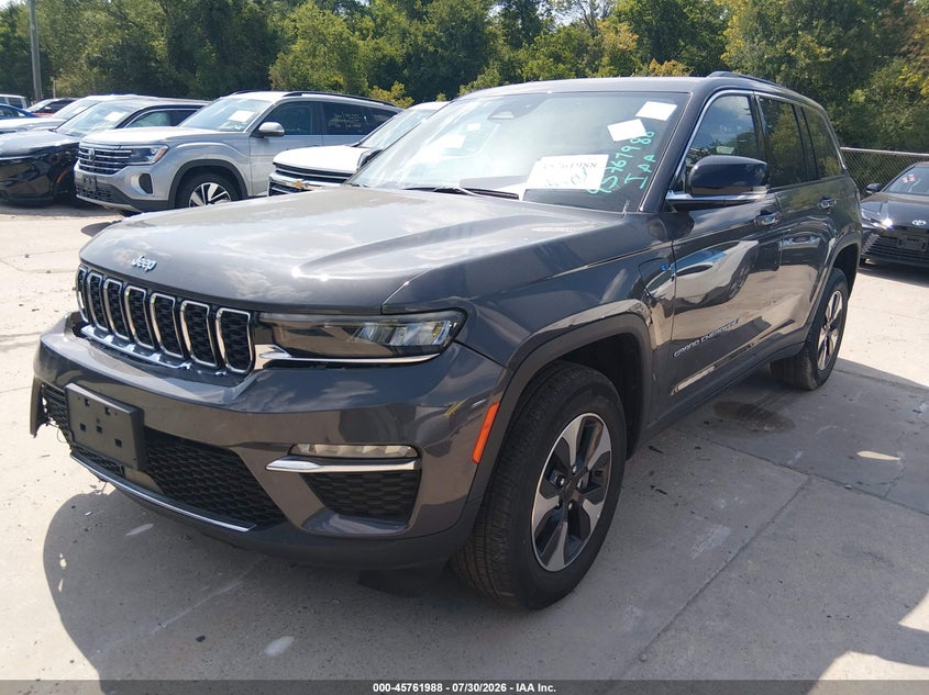 2024 Jeep Grand cherokee VIN 1C4RJYB66RC158438 IAAI salvage auction — RIGHT FRONT, Salvage Title, sold $8,100 on 2026-08-31 (photo 2)