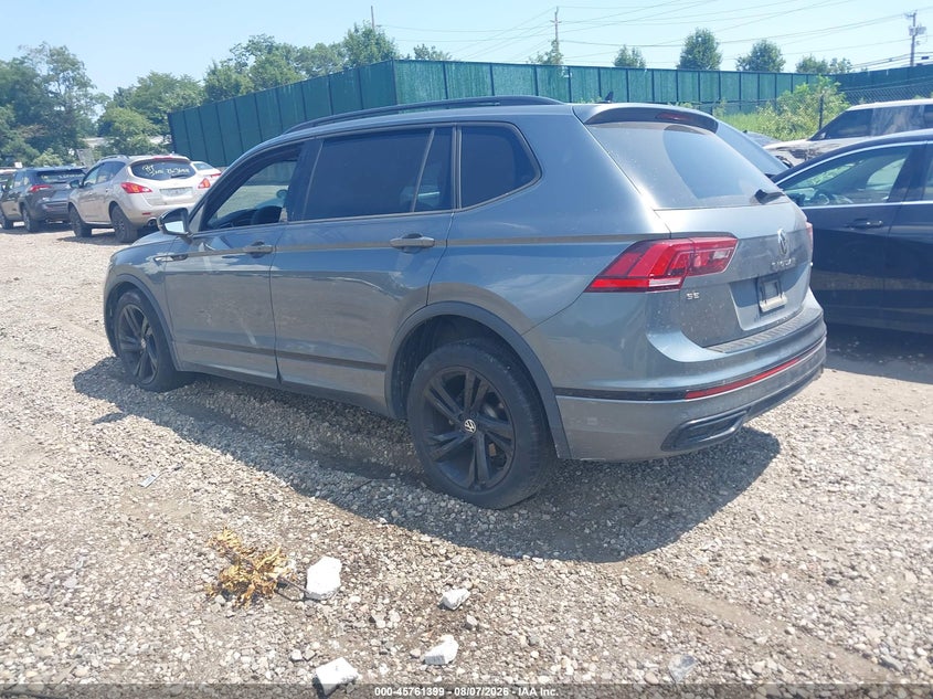 2024 Volkswagen Tiguan VIN 3VV8B7AX6RM031122 IAAI salvage auction — SIDE, Salvage Title, sold $9,600 on 2026-08-21 (photo 3)