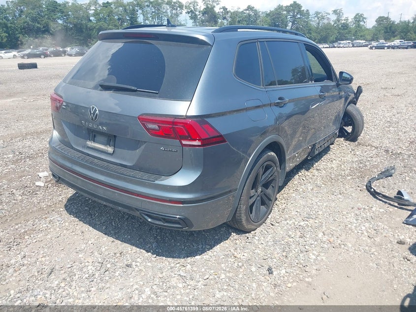 2024 Volkswagen Tiguan VIN 3VV8B7AX6RM031122 IAAI salvage auction — SIDE, Salvage Title, sold $9,600 on 2026-08-21 (photo 4)