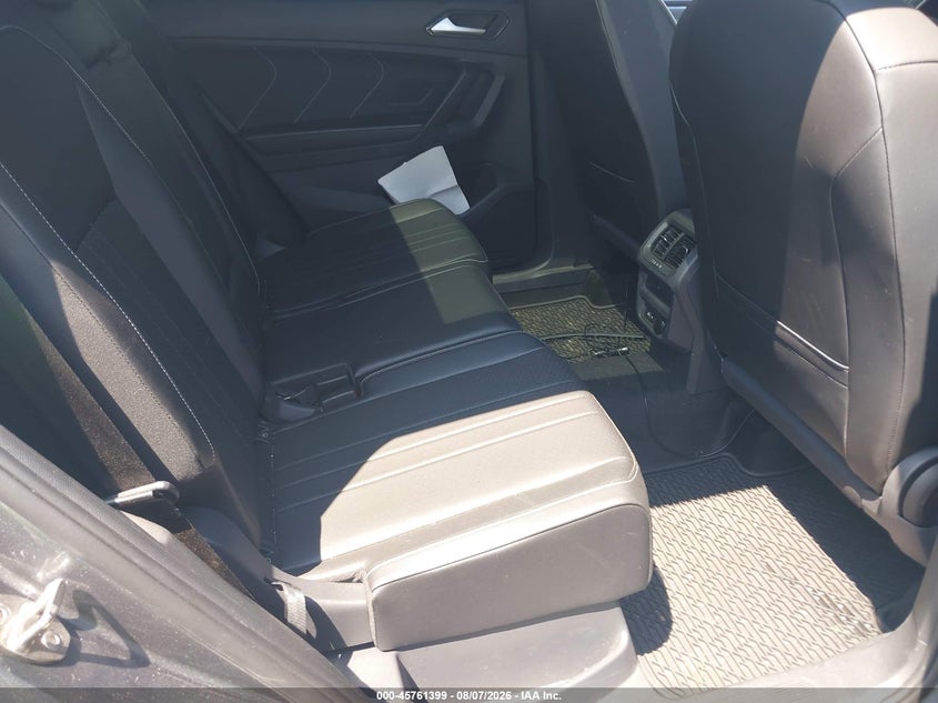 2024 Volkswagen Tiguan VIN 3VV8B7AX6RM031122 IAAI salvage auction — SIDE, Salvage Title, sold $9,600 on 2026-08-21 (photo 8)