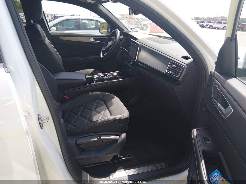 2024 Volkswagen Atlas cross sport VIN 1V2WE2CA1RC240924 IAAI salvage auction — REAR END, Salvage Title, sold $18,800 on 2026-08-10 (photo 5)