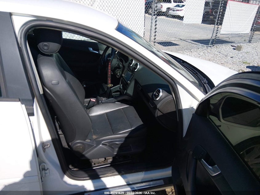 2010 Audi A3 VIN WAUPFAFM5AA127042 IAAI salvage auction — NORMAL WEAR, Clear (Florida), sold $675 on 2026-08-14 (photo 5)