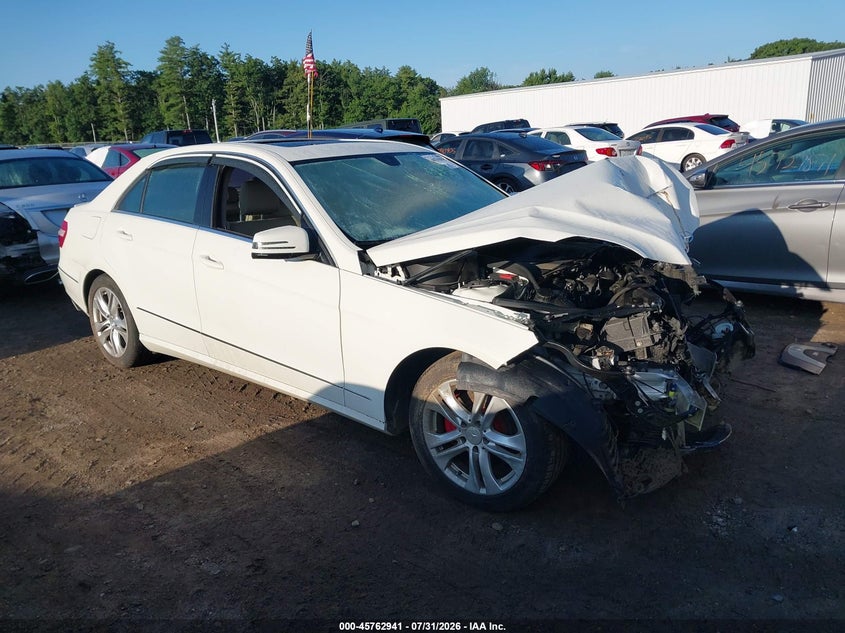 2010 Mercedes-benz E-class VIN WDDHF8HB4AA123906 IAAI salvage auction — FRONT & REAR, Clear (Massachusetts), sold $500 on 2026-08-07 (photo 1)