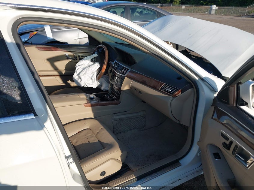 2010 Mercedes-benz E-class VIN WDDHF8HB4AA123906 IAAI salvage auction — FRONT & REAR, Clear (Massachusetts), sold $500 on 2026-08-07 (photo 5)