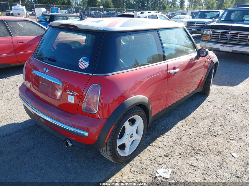 2003 Mini Cooper VIN WMWRC33453TE16773 IAAI salvage auction — NORMAL WEAR, Rebuilt-Non-Public (Washington), sold $275 on 2026-08-14 (photo 4)