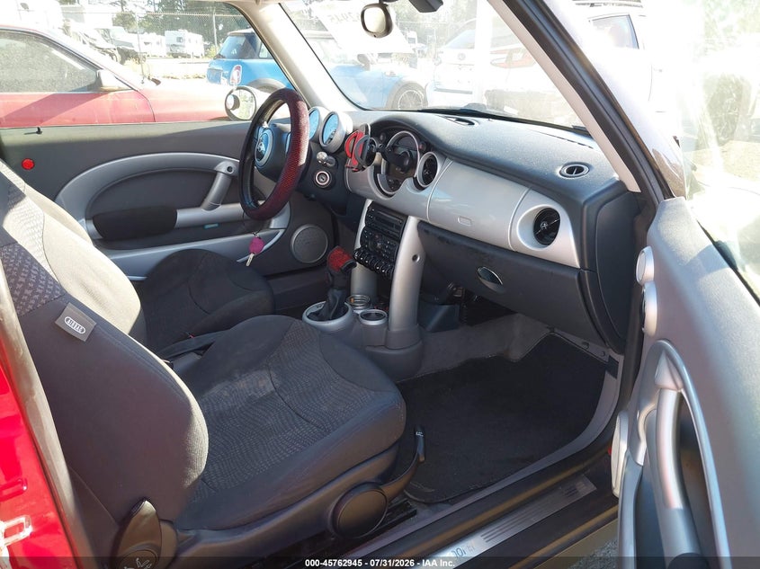 2003 Mini Cooper VIN WMWRC33453TE16773 IAAI salvage auction — NORMAL WEAR, Rebuilt-Non-Public (Washington), sold $275 on 2026-08-14 (photo 5)