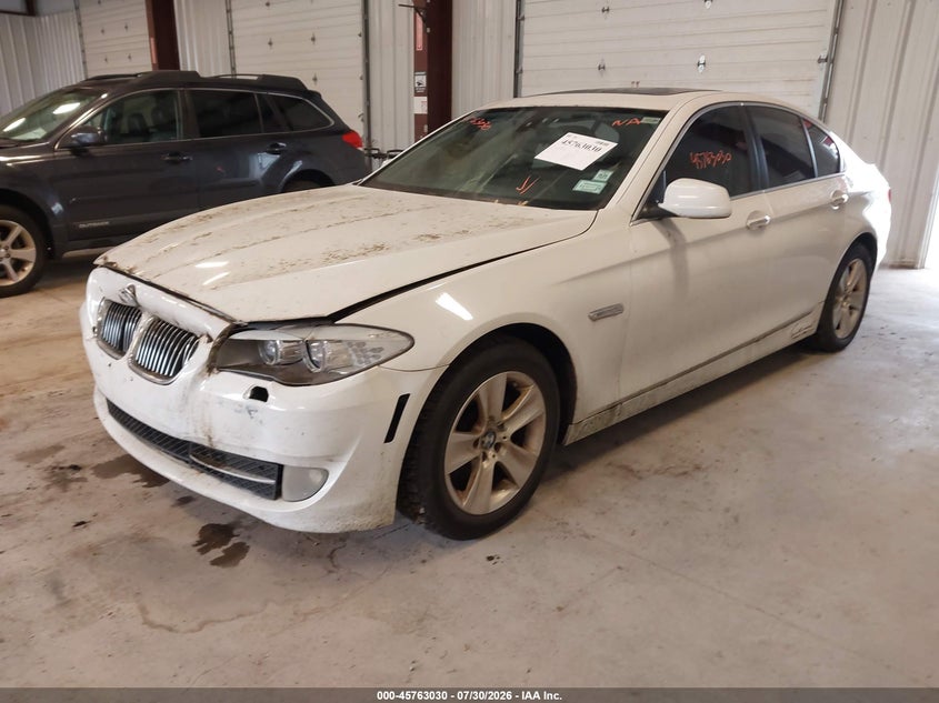 2013 BMW 5 series VIN WBAXH5C57DDW15085 IAAI salvage auction — NORMAL WEAR, Clear (New York), sold $25 on 2026-08-04 (photo 2)