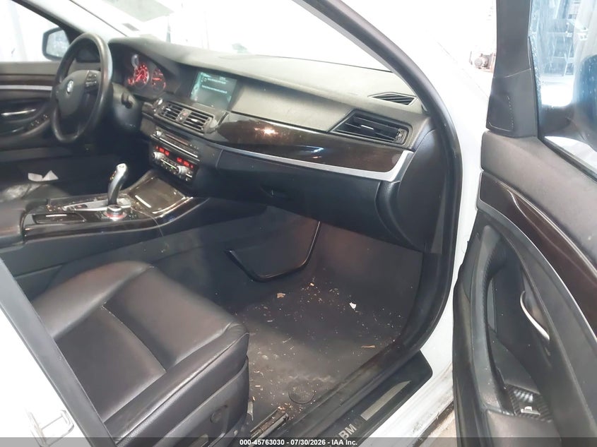 2013 BMW 5 series VIN WBAXH5C57DDW15085 IAAI salvage auction — NORMAL WEAR, Clear (New York), sold $25 on 2026-08-04 (photo 5)