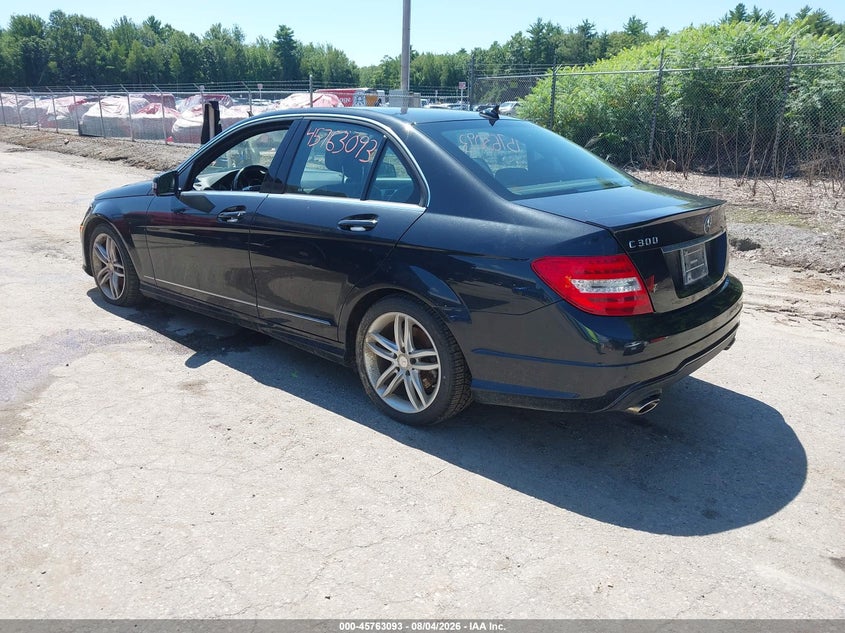 2014 Mercedes-benz C class VIN WDDGF8AB4ER308289 IAAI salvage auction — NORMAL WEAR, Original (Maine), sold $1,050 on 2026-08-10 (photo 3)