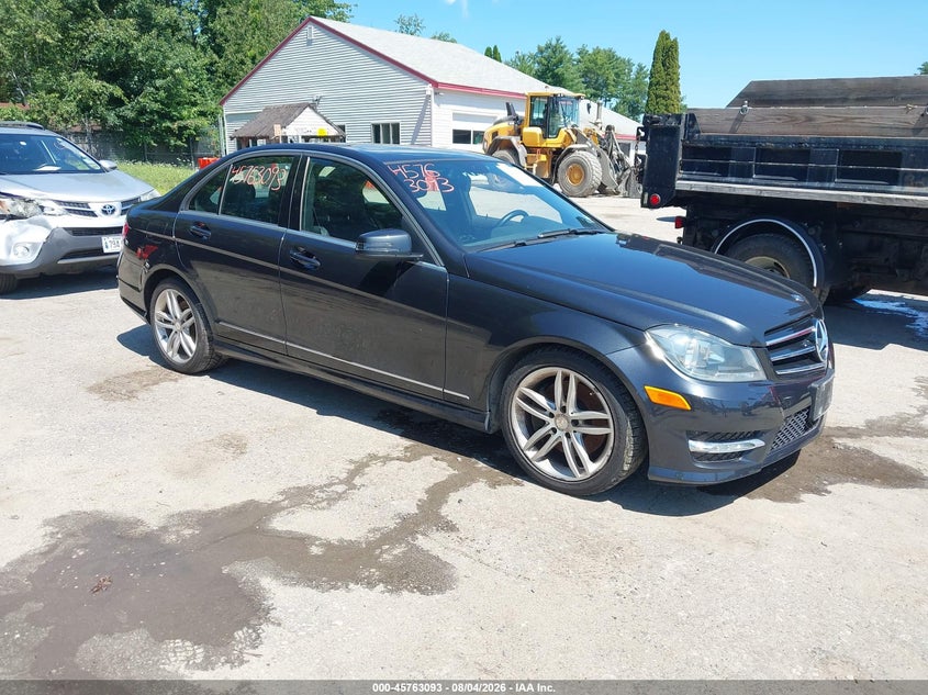 2014 Mercedes-benz C class VIN WDDGF8AB4ER308289 IAAI salvage auction — NORMAL WEAR, Original (Maine), sold $1,050 on 2026-08-10 (photo 1)