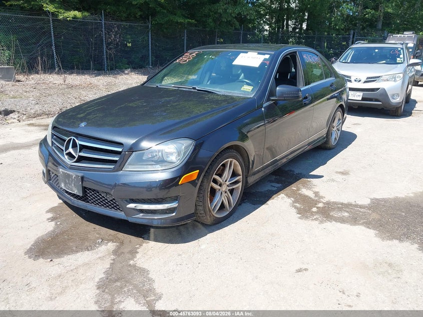 2014 Mercedes-benz C class VIN WDDGF8AB4ER308289 IAAI salvage auction — NORMAL WEAR, Original (Maine), sold $1,050 on 2026-08-10 (photo 2)