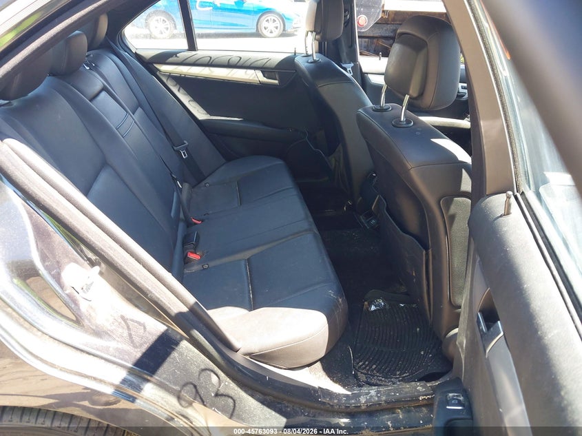 2014 Mercedes-benz C class VIN WDDGF8AB4ER308289 IAAI salvage auction — NORMAL WEAR, Original (Maine), sold $1,050 on 2026-08-10 (photo 8)