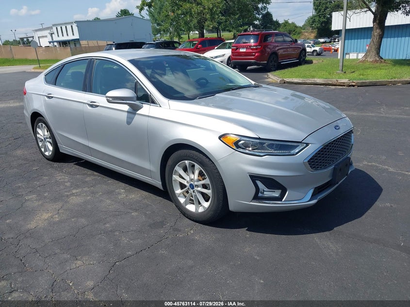 2019 Ford Fusion VIN 3FA6P0SU9KR149540 — IAAI salvage auction photo