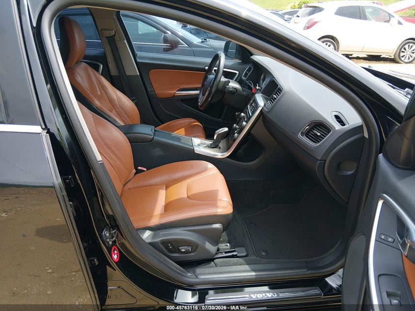 2013 Volvo S60 VIN YV1612FS2D1233738 IAAI salvage auction — REAR END, Salvage Title, sold $350 on 2026-08-11 (photo 5)