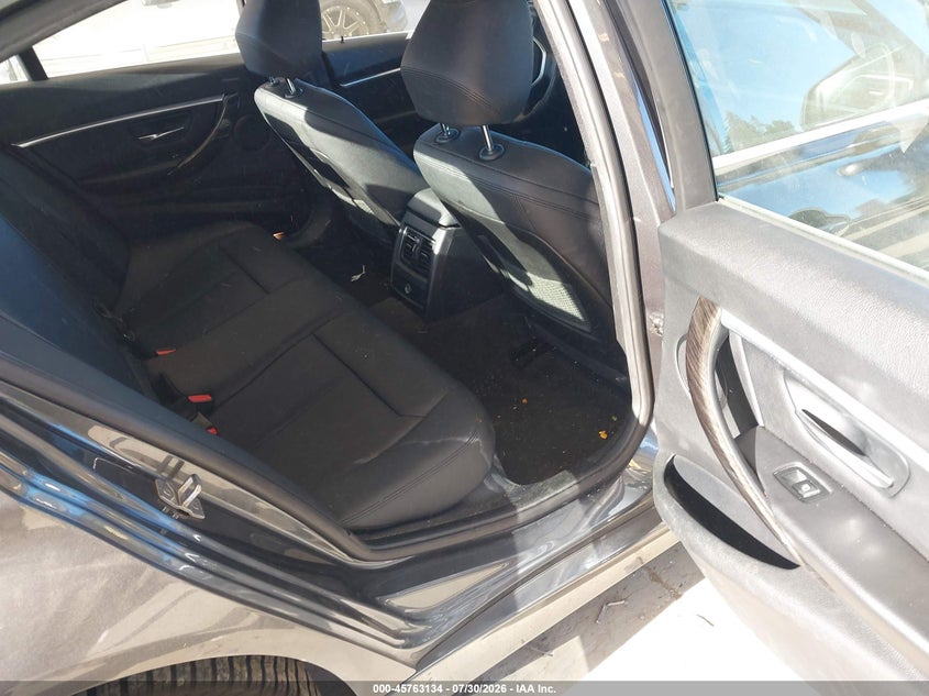 2017 BMW 3er VIN WBA8D9C55HK678307 IAAI salvage auction — LEFT REAR, Bill Of Sale (Washington), sold $5,500 on 2026-08-20 (photo 8)
