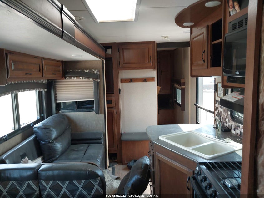 2016 Jayco Other VIN 1UJBJ0BR1G1TC0333 IAAI salvage auction — SIDE, Clear (North Dakota), sold $375 on 2026-09-15 (photo 5)