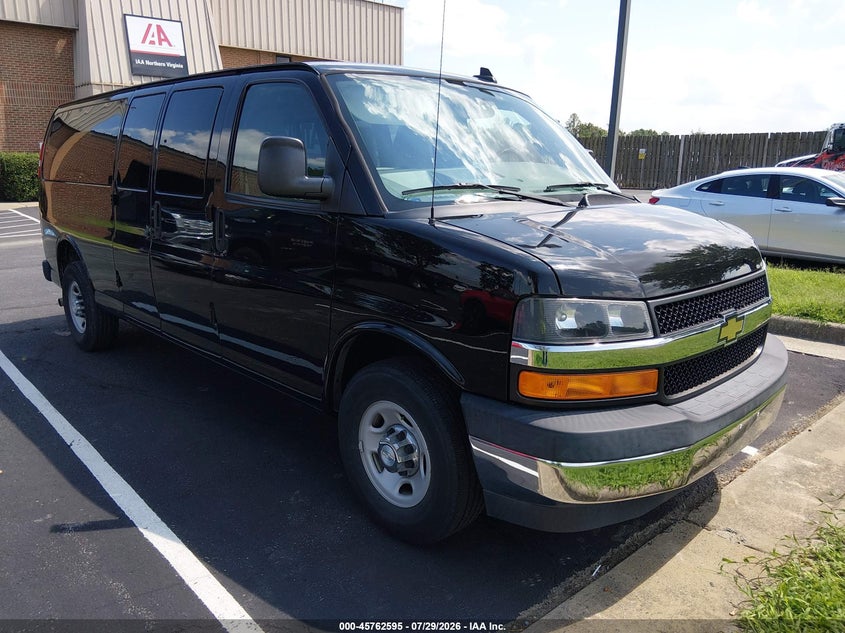 2017 Chevrolet Express 3500 VIN 1GAZGPFF1H1265547 — IAAI salvage auction photo