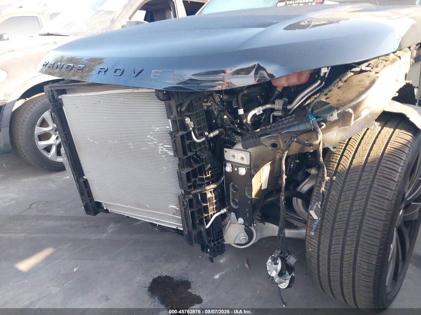 2025 Land rover Range rover sport VIN SAL1P9EUXSA498164 IAAI salvage auction — FRONT END, Salvage Title, sold $45,400 on 2026-08-19 (photo 6)