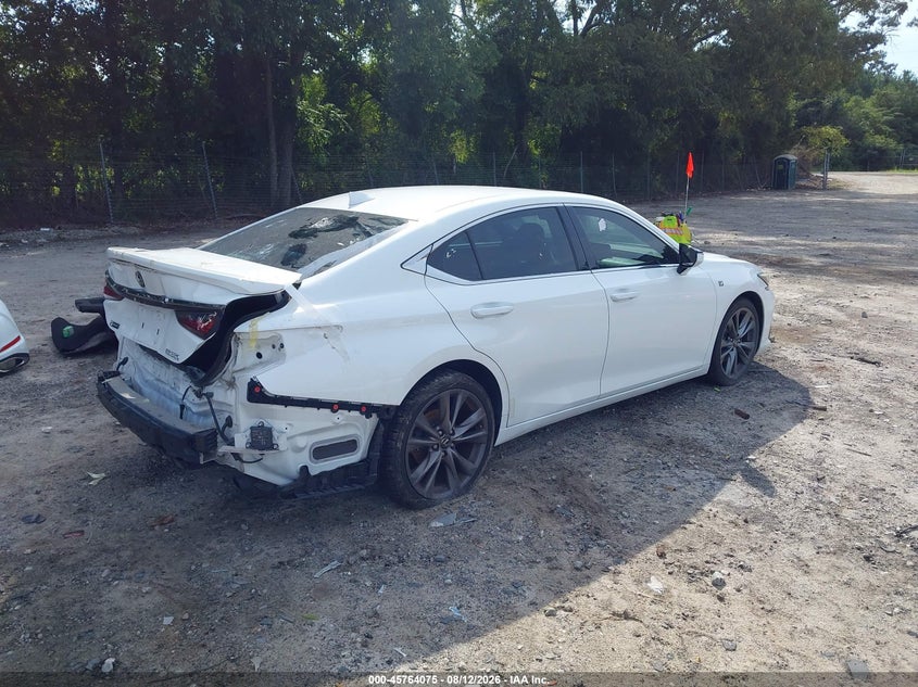 2019 Lexus ES 350 VIN 58ABZ1B13KU007261 IAAI salvage auction — REAR END, Salvage Title, sold $13,800 on 2026-09-26 (photo 4)