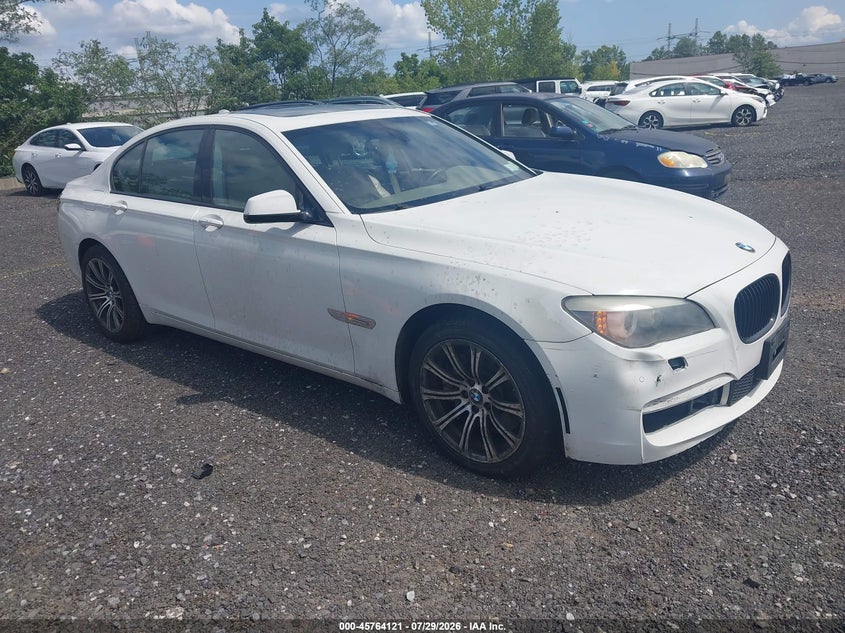 2012 BMW 7er VIN WBAKA8C55CDS99748 IAAI salvage auction — NORMAL WEAR, Clear (New York), sold $425 on 2026-08-04 (photo 1)