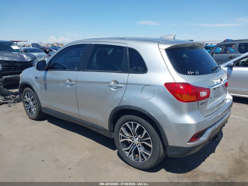 2018 Mitsubishi Outlander VIN JA4AP3AW9JU026086 IAAI salvage auction — RIGHT FRONT, Wait Title, sold $2,550 on 2026-08-21 (photo 3)