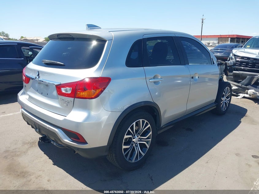 2018 Mitsubishi Outlander VIN JA4AP3AW9JU026086 IAAI salvage auction — RIGHT FRONT, Wait Title, sold $2,550 on 2026-08-21 (photo 4)