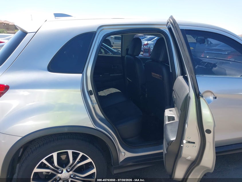 2018 Mitsubishi Outlander VIN JA4AP3AW9JU026086 IAAI salvage auction — RIGHT FRONT, Wait Title, sold $2,550 on 2026-08-21 (photo 8)