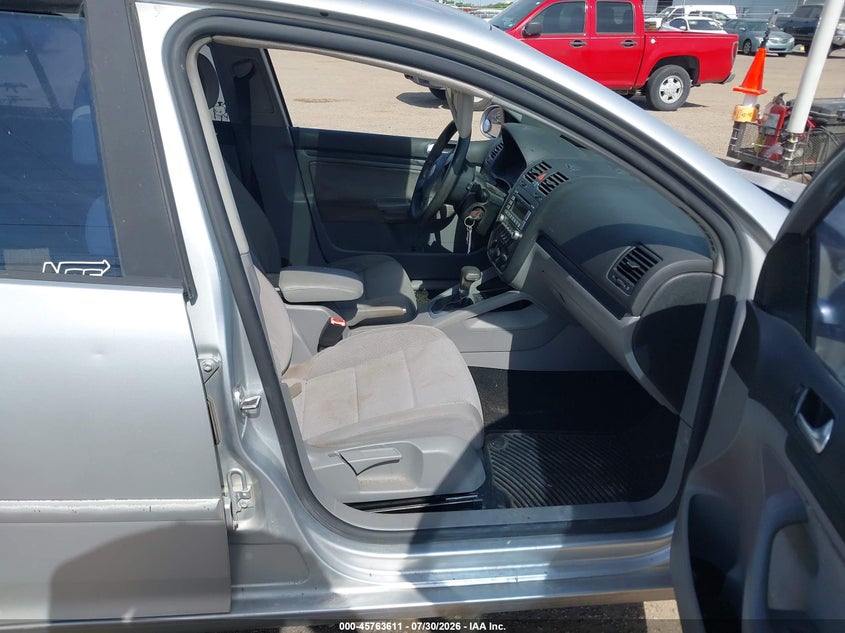 2008 Volkswagen Golf VIN WVWDA71K88W243524 IAAI salvage auction — FRONT END, Original (Texas), sold $750 on 2026-09-15 (photo 5)