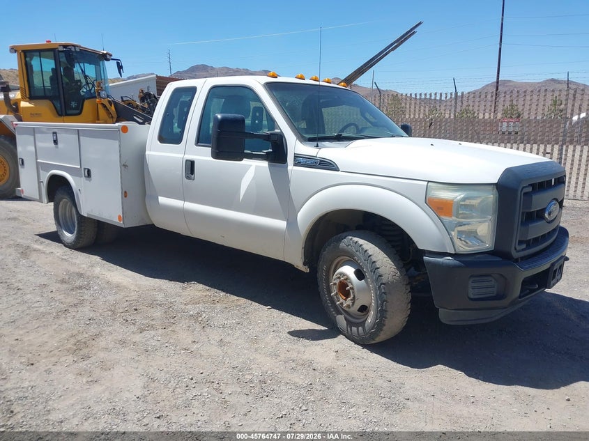 2015 Ford F-350 VIN 1FD8X3G61FED30845 — IAAI salvage auction photo