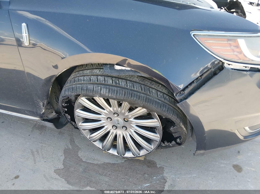 2013 Lincoln Mks VIN 1LNHL9DK0DG616963 IAAI salvage auction — RIGHT FRONT, Salvage Title, sold $2,325 on 2026-09-24 (photo 6)