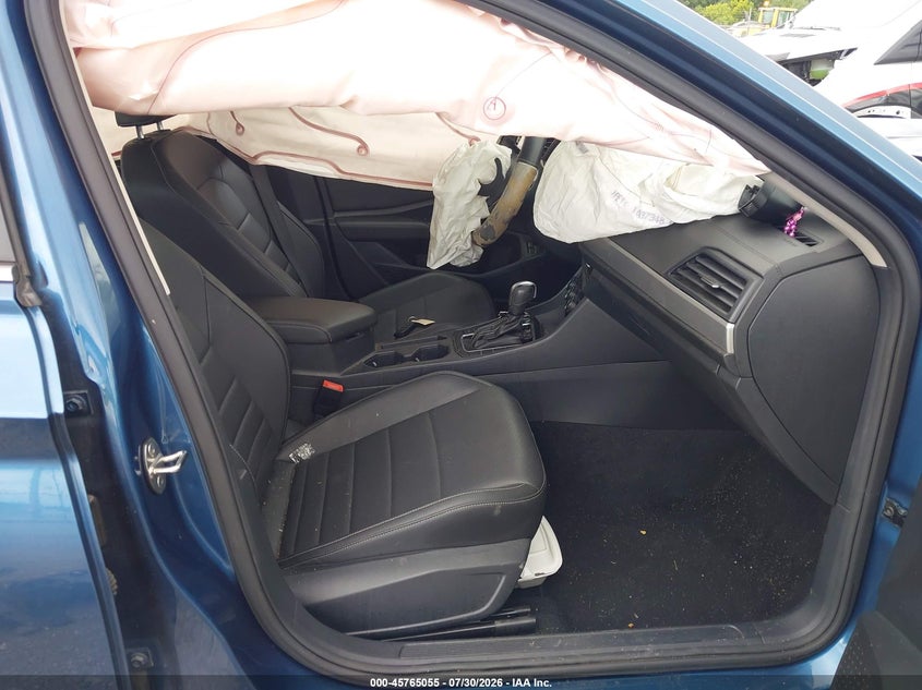 2021 Volkswagen Jetta VIN 3VWC57BU2MM038949 IAAI salvage auction — FRONT END, Salvage Title, sold $900 on 2026-08-30 (photo 5)