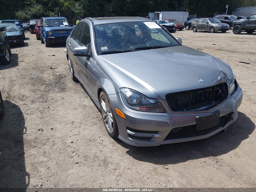 2013 Mercedes-benz C-klasse VIN WDDGF8AB3DR272965 IAAI salvage auction — FRONT END, Clear (Massachusetts), sold $1,300 on 2026-08-09 (photo 1)