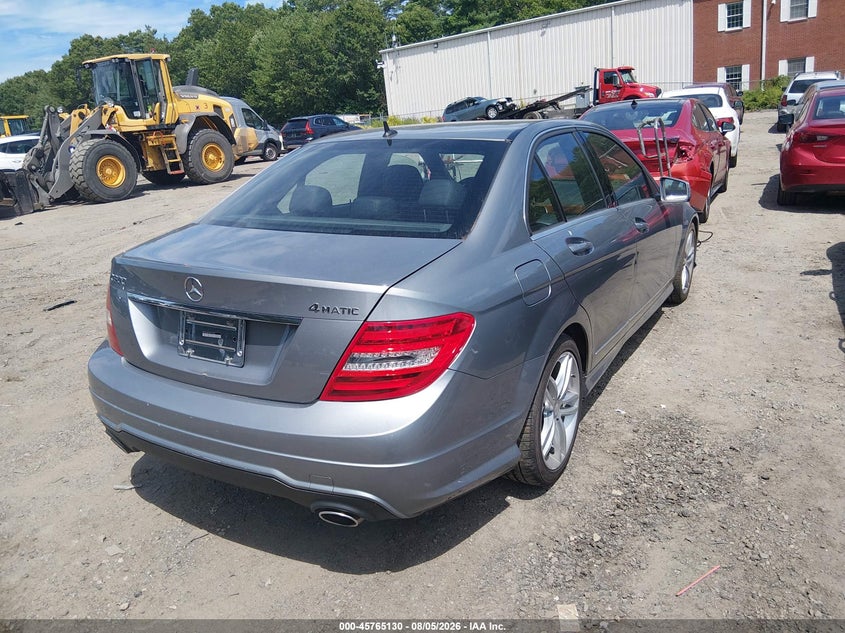 2013 Mercedes-benz C-klasse VIN WDDGF8AB3DR272965 IAAI salvage auction — FRONT END, Clear (Massachusetts), sold $1,300 on 2026-08-09 (photo 4)