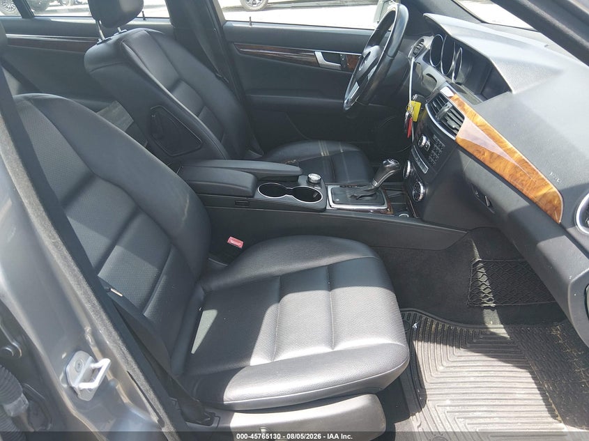 2013 Mercedes-benz C-klasse VIN WDDGF8AB3DR272965 IAAI salvage auction — FRONT END, Clear (Massachusetts), sold $1,300 on 2026-08-09 (photo 5)