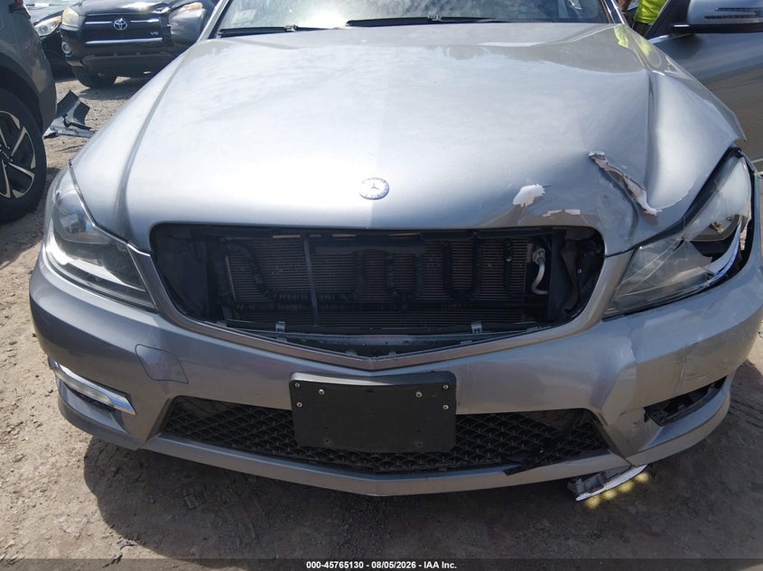 2013 Mercedes-benz C-klasse VIN WDDGF8AB3DR272965 IAAI salvage auction — FRONT END, Clear (Massachusetts), sold $1,300 on 2026-08-09 (photo 6)