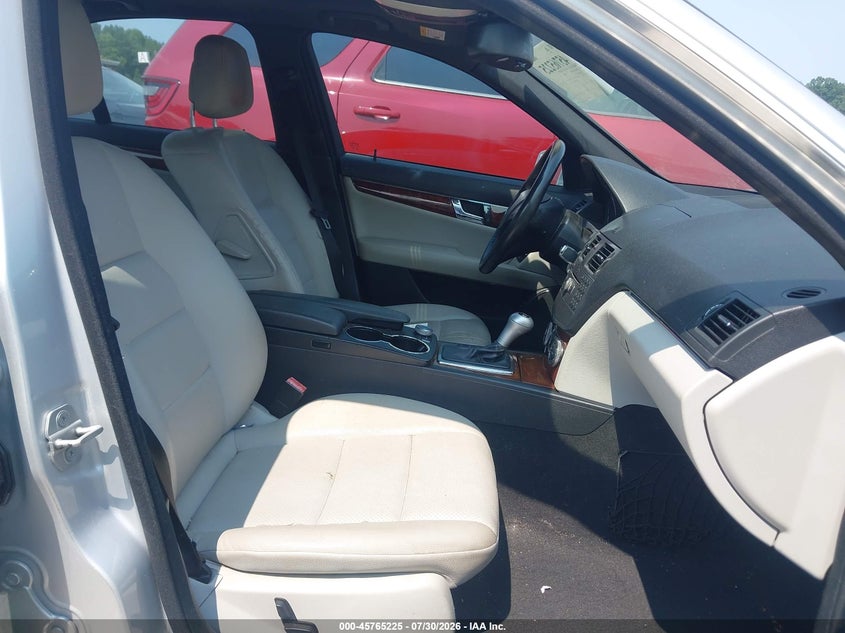 2011 Mercedes-benz C class VIN WDDGF5EB5BR133698 IAAI salvage auction — NORMAL WEAR, Clear (Georgia), sold $725 on 2026-08-13 (photo 5)