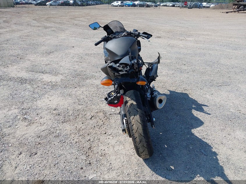 2019 Yamaha Yzf VIN MH3RH17Y6KK001731 IAAI salvage auction — ROLLOVER, Salvage (Ohio), sold $775 on 2026-09-08 (photo 6)