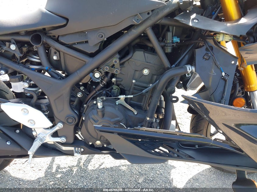 2019 Yamaha Yzf VIN MH3RH17Y6KK001731 IAAI salvage auction — ROLLOVER, Salvage (Ohio), sold $775 on 2026-09-08 (photo 8)