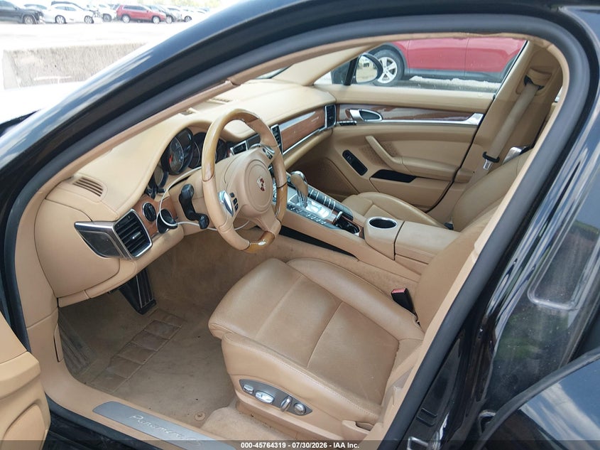 2011 Porsche Panamera VIN WP0AB2A79BL063010 IAAI salvage auction — NORMAL WEAR, Original (Texas), sold $1,900 on 2026-08-12 (photo 5)