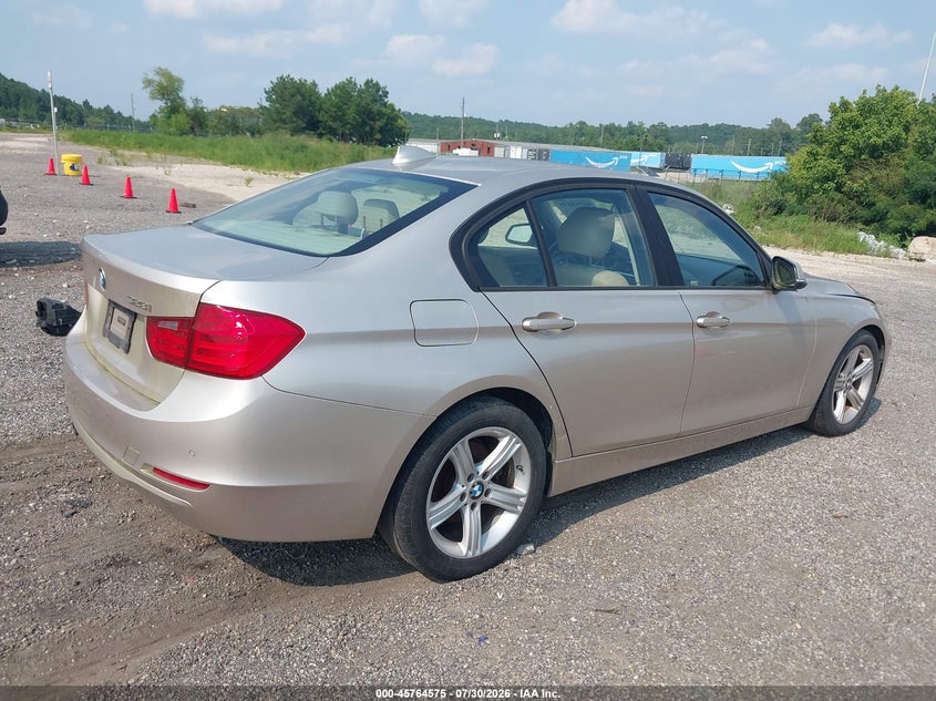2014 BMW 3er VIN WBA3A5C52EJ463447 IAAI salvage auction — NORMAL WEAR, Clear (Alabama), sold $350 on 2026-08-20 (photo 4)
