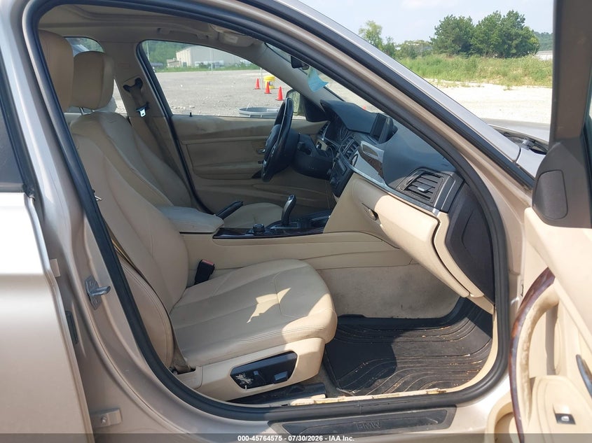 2014 BMW 3er VIN WBA3A5C52EJ463447 IAAI salvage auction — NORMAL WEAR, Clear (Alabama), sold $350 on 2026-08-20 (photo 5)