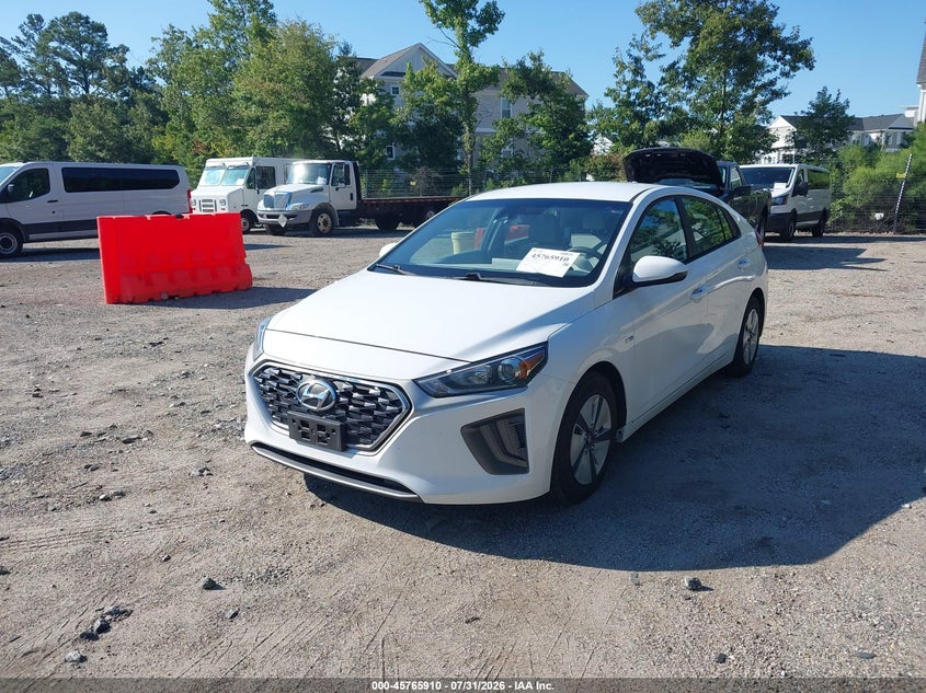 2020 Hyundai Ioniq hybrid VIN KMHC65LC9LU220003 IAAI salvage auction — NORMAL WEAR, Sf97 (Virginia), sold $9,700 on 2026-08-19 (photo 2)
