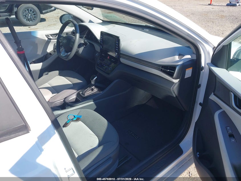 2020 Hyundai Ioniq hybrid VIN KMHC65LC9LU220003 IAAI salvage auction — NORMAL WEAR, Sf97 (Virginia), sold $9,700 on 2026-08-19 (photo 5)
