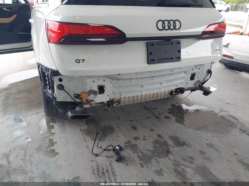 2025 Audi Q7 VIN WA1LVBF73SD021851 IAAI salvage auction — REAR END, Salvage Title, sold $31,975 on 2026-08-31 (photo 6)