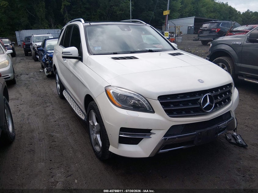 2013 Mercedes-benz M-klasse VIN 4JGDA7DB0DA181549 IAAI salvage auction — LEFT FRONT, Clear (Massachusetts), sold $2,800 on 2026-08-05 (photo 1)