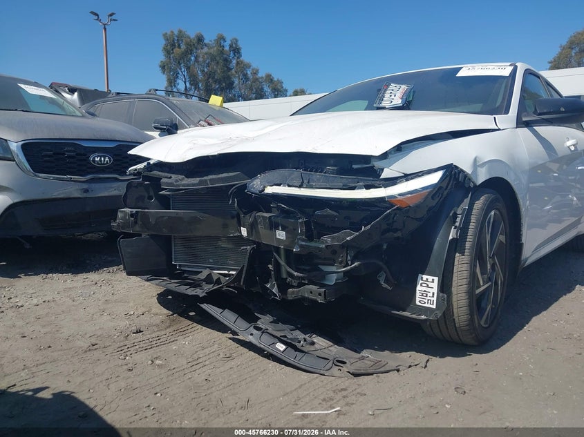 2025 Hyundai Elantra VIN KMHLM4DG8SU959556 IAAI salvage auction — FRONT END, Wait Title, sold $5,650 on 2026-09-09 (photo 6)