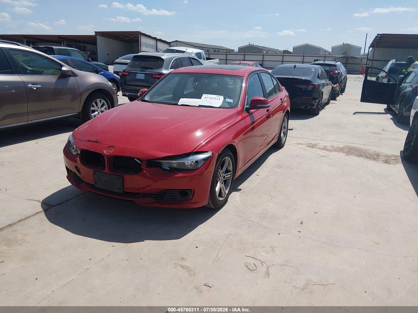 2013 BMW 3er VIN WBA3A5G58DNP23271 IAAI salvage auction — NORMAL WEAR, Original (Texas), sold $2,050 on 2026-08-11 (photo 2)