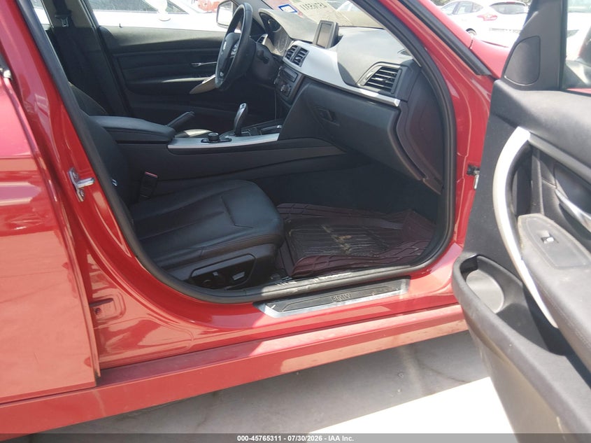 2013 BMW 3er VIN WBA3A5G58DNP23271 IAAI salvage auction — NORMAL WEAR, Original (Texas), sold $2,050 on 2026-08-11 (photo 5)