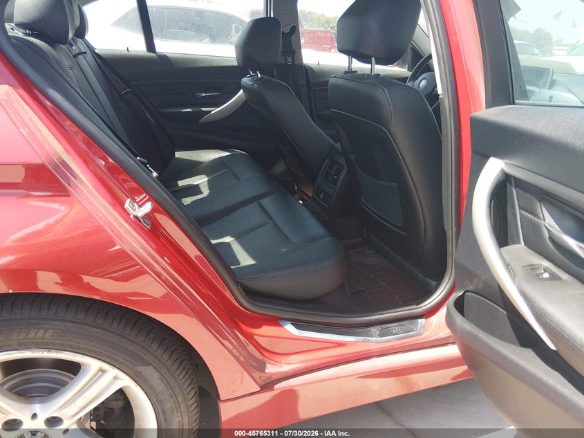 2013 BMW 3er VIN WBA3A5G58DNP23271 IAAI salvage auction — NORMAL WEAR, Original (Texas), sold $2,050 on 2026-08-11 (photo 8)
